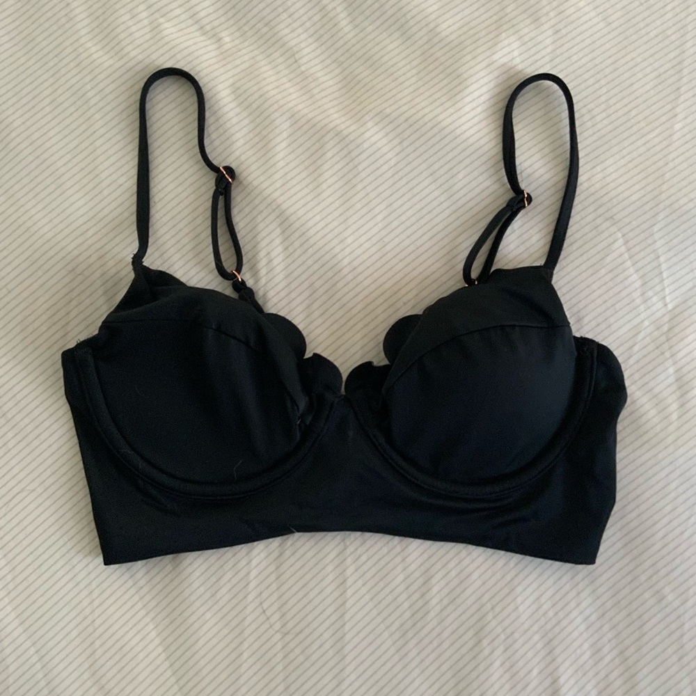 Vanilla Beach Scallop Trim Bikini Top